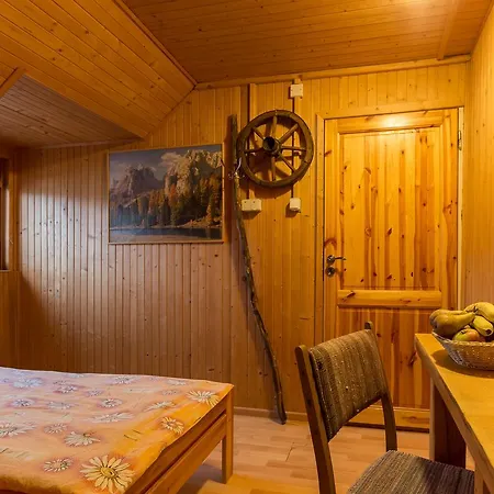 Drevenica Reviste Maison d'hôtes *